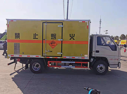 高青爆破器材运输车工人安全操作规范与智能技术保障